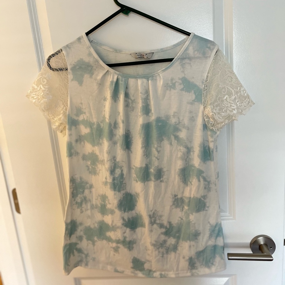 Elegant Lace Sleeve Tie-Dye Top